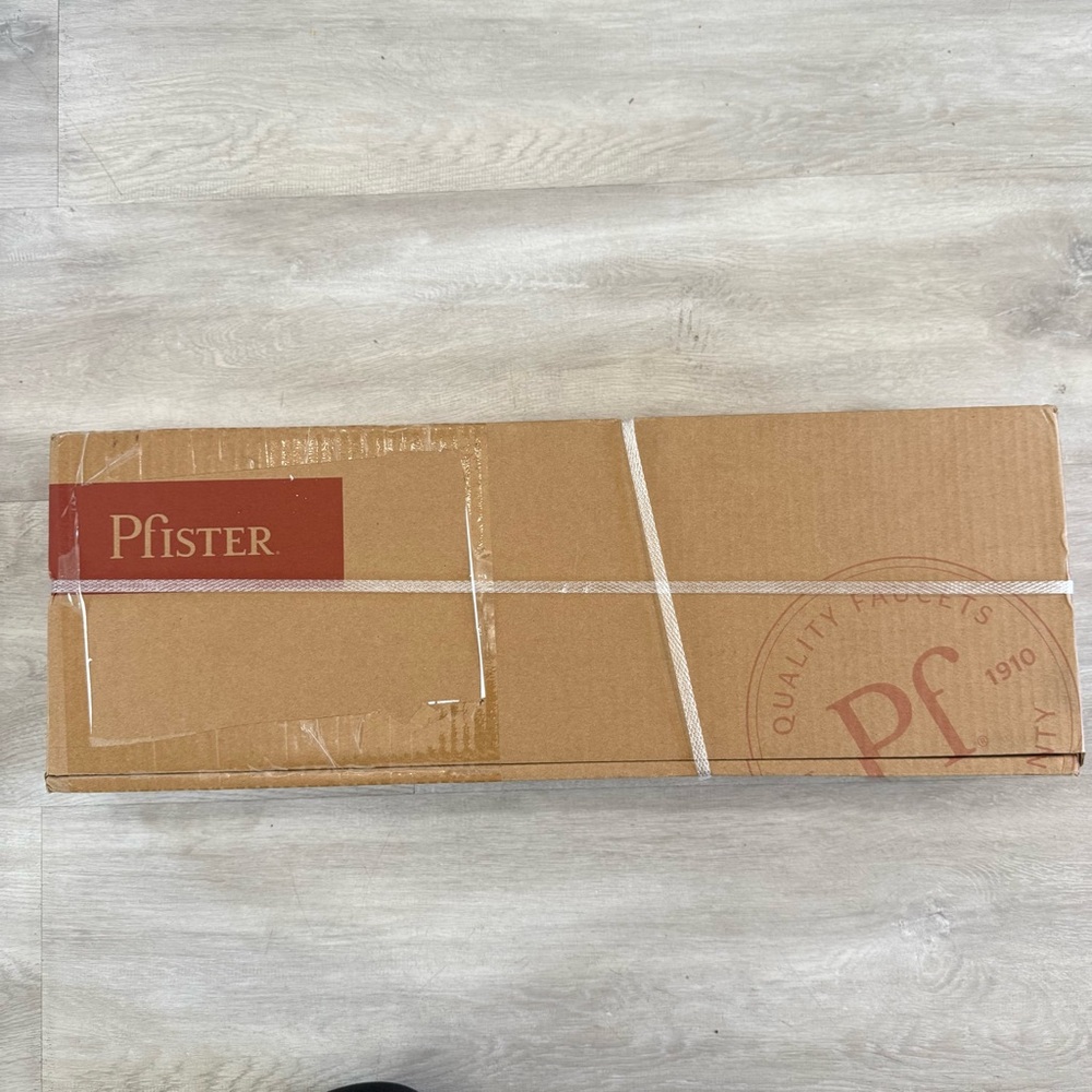 Pfister Contempra Faucet LG40-NB00